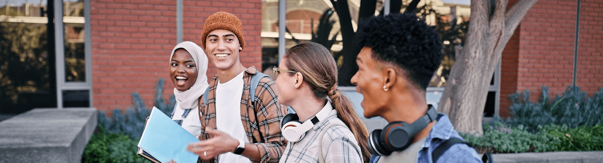 homepage-topbox-image-student-experience-3