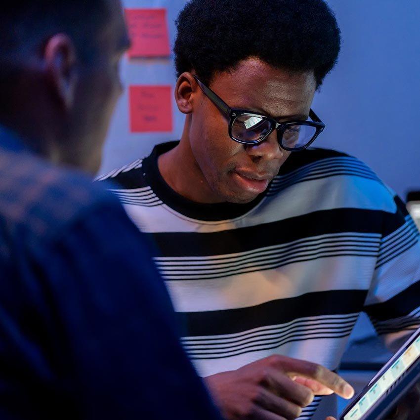 SOC feature glasses male