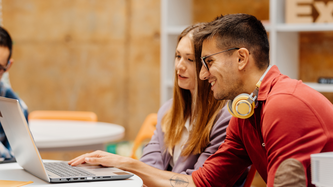 HE students working together